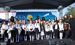 Miniklerin keman gösterisi