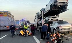 Motosiklet emniyet şeridinde duran tıra çarptı: 1 yaralı