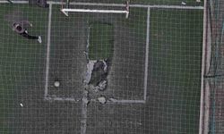 Parktaki halı sahayı, tarlaya çevirdiler