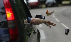 Yerlere Çöp ve İzmarit Atanlara 5 Bin TL Ceza