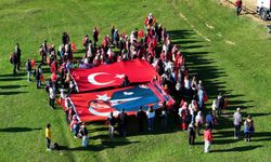 Yüzlerce kişi Atatürk için yürüdü