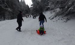 Abant’ta şambrel eğlencesi: Kayak pistine çevirdiler