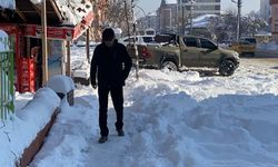 Bolu'da yollar buz tuttu, vatandaşlar zor anlar yaşadı
