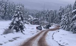 Bolu’nun yükseklerinde kar kalınlığı 10 santimetreye ulaştı