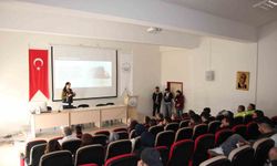 Gerede’de polis ekipleri vatandaşları ve öğrencileri bilgilendirdi