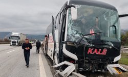 Bolu’da Tır ile Yolcu Otobüsü Çarpıştı: Yaralılar Var