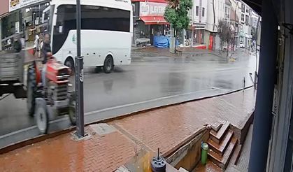 Feci traktör kazası kamerada: 1 ölü 1 yaralı