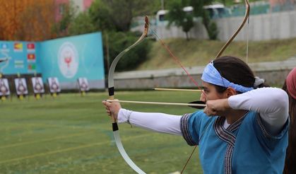 Bolulu Türk okçular Kütahya’da buluştu