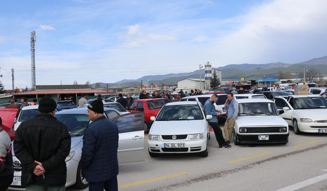 Bolu’da bayram öncesi ikinci el otomobil hareketliliği