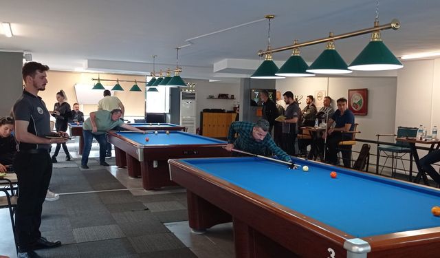 19 Mayıs Atatürk'ü Anma ve Gençlik Spor Bayramı Bilardo Turnuvası yapıldı