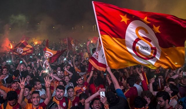 Süper Lig’de sezonun şampiyonu Galatasaray! 23. kupa Okan Buruk ile geldi…