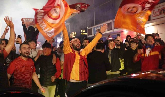 Taraftar İzzet Baysal Caddesi'ne akın etti