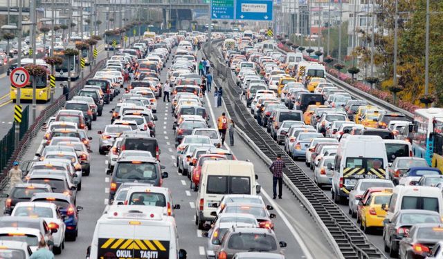 Bu gece 00.00’dan itibaren köprü ve otoyollar ücretsiz