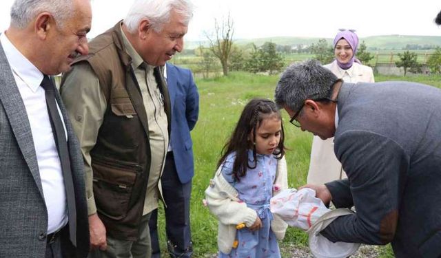 Böceklerle ekoloji eğitimi verildi.