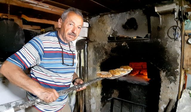 Usta gazeteci İlhami Çetin'in on parmağında on marifet