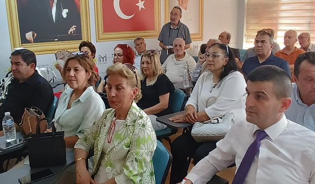 Buğra Kavuncu, Bolu’da İyi Parti İl Teşkilatı toplantısına katıldı