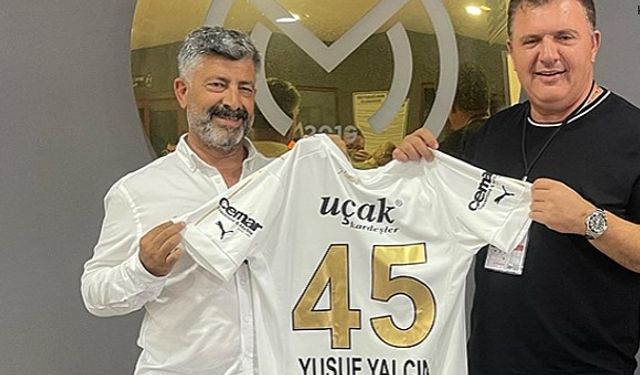 Manisa FK’dan Genel Müdür Yalçın’a forma hediyesi