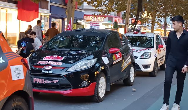 "100. Yıl Rallisi" ve 2023 Türkiye Baja Şampiyonası 2. Ayağı start seremonisi ile başladı