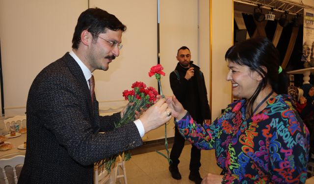 AK Kadınlardan Demirkol’a Tam Destek: Gönüllere Dokundu