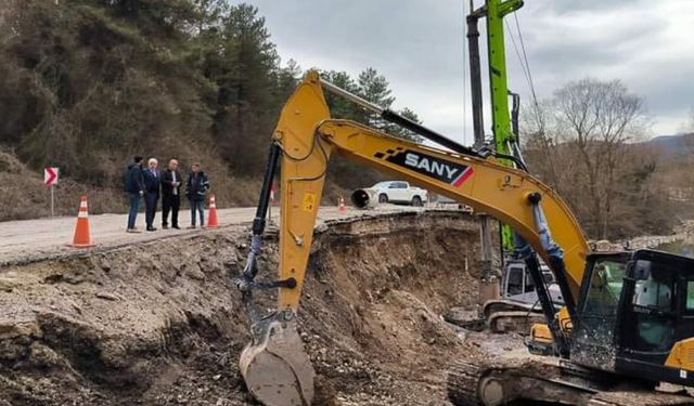 Bolu Valisi Kılıç, Mengen Güney Köyü Köprüsü İnşaatını İnceledi