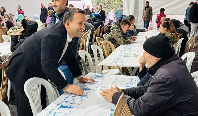 Durak, ilk iftarını vatandaşlarla birlikte yaptı