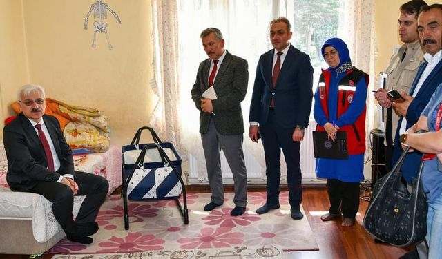 Bolu Valisi Erkan Kılıç, Hane Ziyaretleriyle Vatandaşların Taleplerini Dinliyor