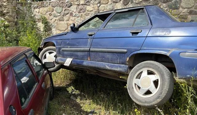 Bolu'da Alkollü Sürücüden Korkunç Kaza: Yayaya Çarpıp Kaçtı, Ardından Park Halindeki Aracın Üzerine Uçtu