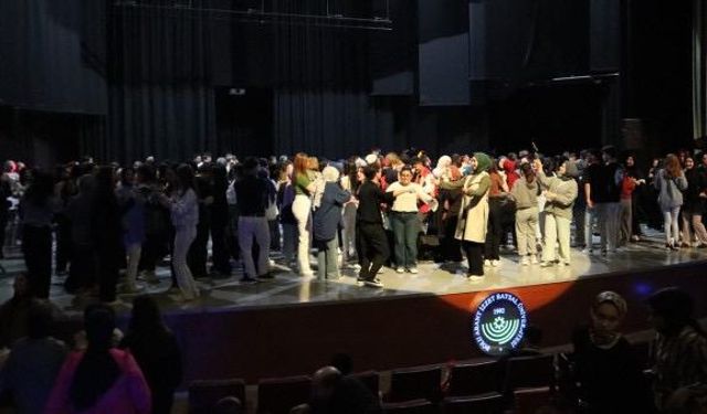 konserin tadını gençler çıkardı