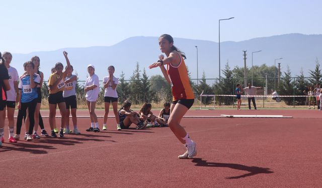 663 sporcu atletizm seçmeleri için kıyasıya yarışıyor