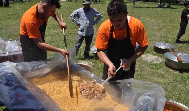 Hacet Bayramı'na binlerce kişi akın etti