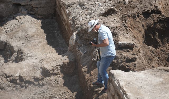 Tarihi hamamın bulunduğu inşaat kazısında hummalı çalışma