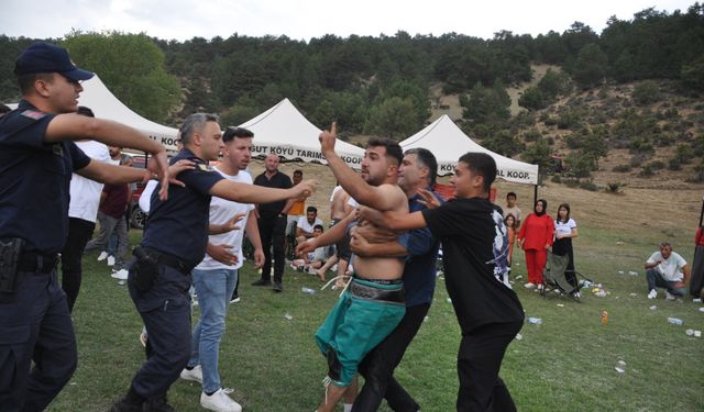 Bolu’da güreşçi çıldırdı: Ortalık karıştı