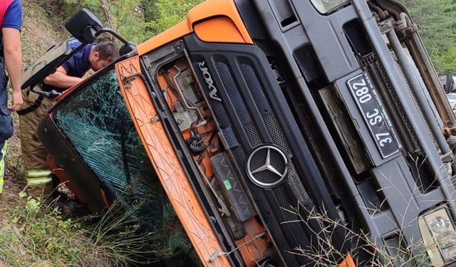 Gerede-Karabük Yolunda Kaza: 3 Yaralı