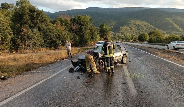 Refüje Çarpıp Takla Attı: 1 Yaralı var!