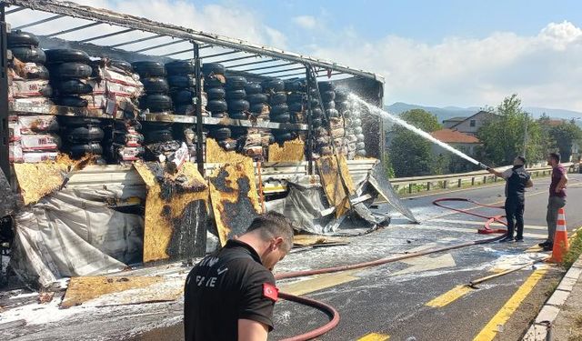 Bolu Dağı'nda korkutan kaza: Tırlar çarpıştı, alevler yükseldi