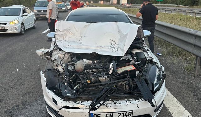 Hurdaya dönen otomobilden burnu bile kanamadan çıktı