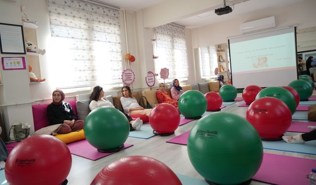 Anne adaylarına yol gösteren eğitim