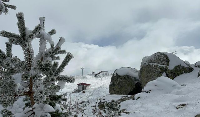 Bolu’nun yükseklerinde kar kalınlığı 15 santimetreye ulaştı