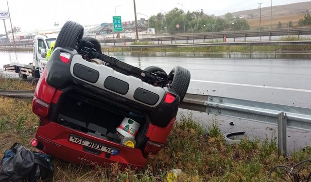 Ciple çarpışan otomobil takla attı: 1 yaralı