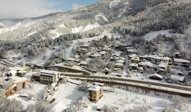 Tarihi ilçede kış güzelliği yaşanıyor