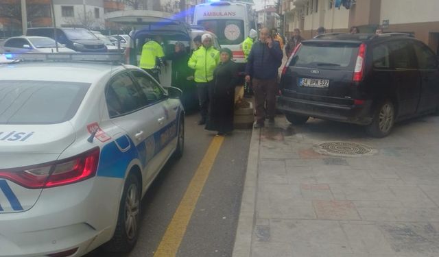 KONTROLÜ KAYBEDEN SÜRÜCÜ ARACIYLA EVİN İÇİNE DALIYORDU...