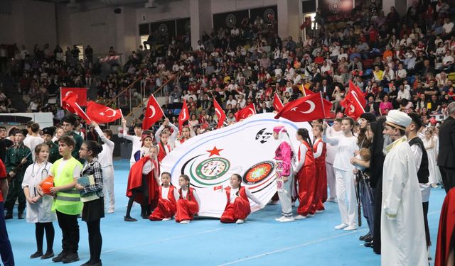 Bolu'da coşkulu 23 Nisan şenlikleri