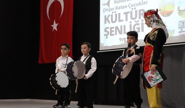 Minik öğrenciler kültür şenliğinde buluştu