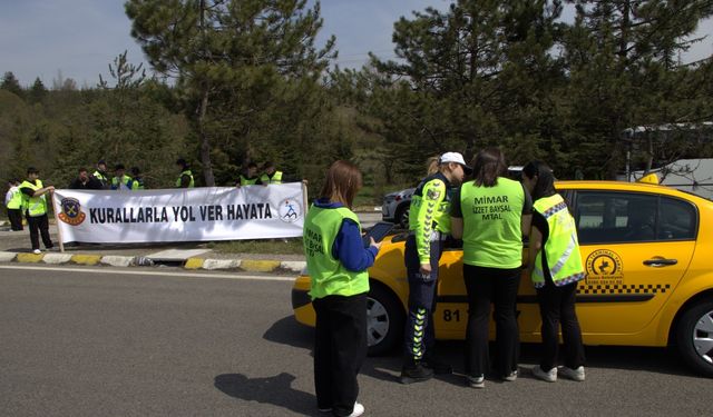 Öğrenciler trafik jandarması oldu