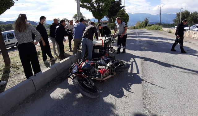 Otomobile çarpmamak için refüje girdi