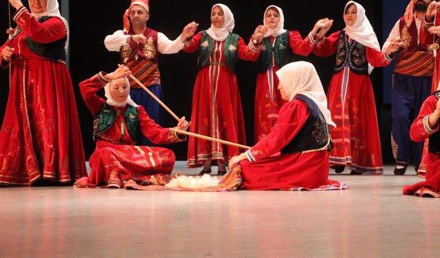 "Sanatın Işığında Öğretmenler" programı büyük beğeni topladı
