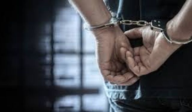 Bolu’da orman yolunda benzinle yakalandı