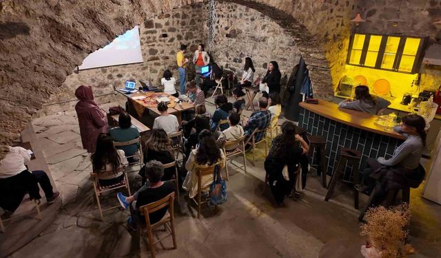 Avrupalı gençlerden Mudurnu’da tarihe dokunuş