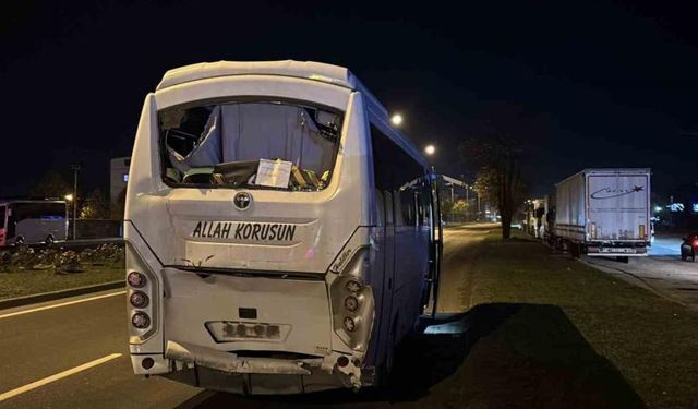 Bolu’da üç servis midibüsü çarpıştı: 11 yaralı