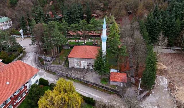 Bolu’da 500 yıllık cami, ilk günkü ihtişamını koruyor